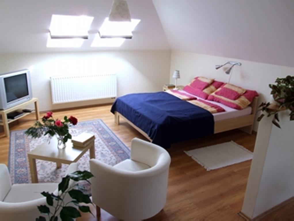 Ilona Apartmanház Komárom Quarto foto