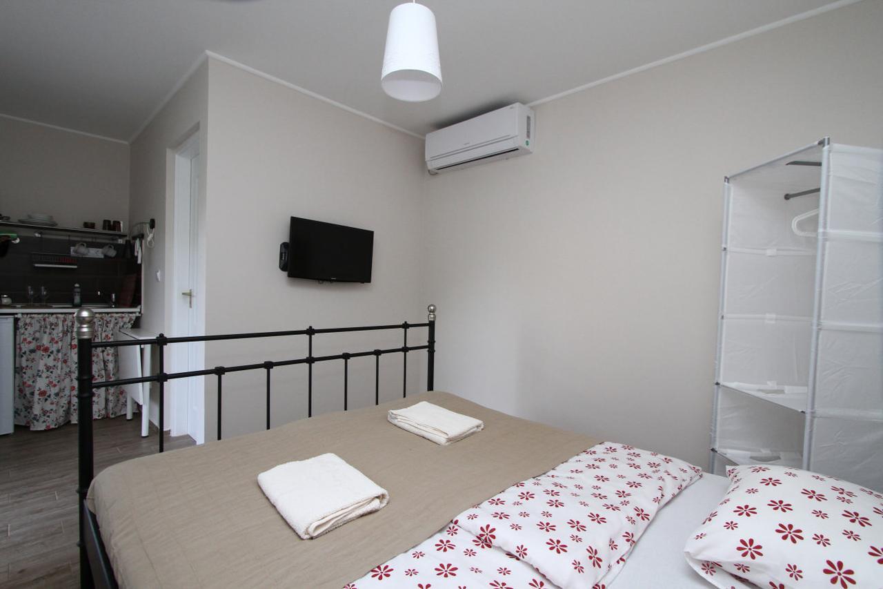 Ilona Apartmanház Komárom Exterior foto